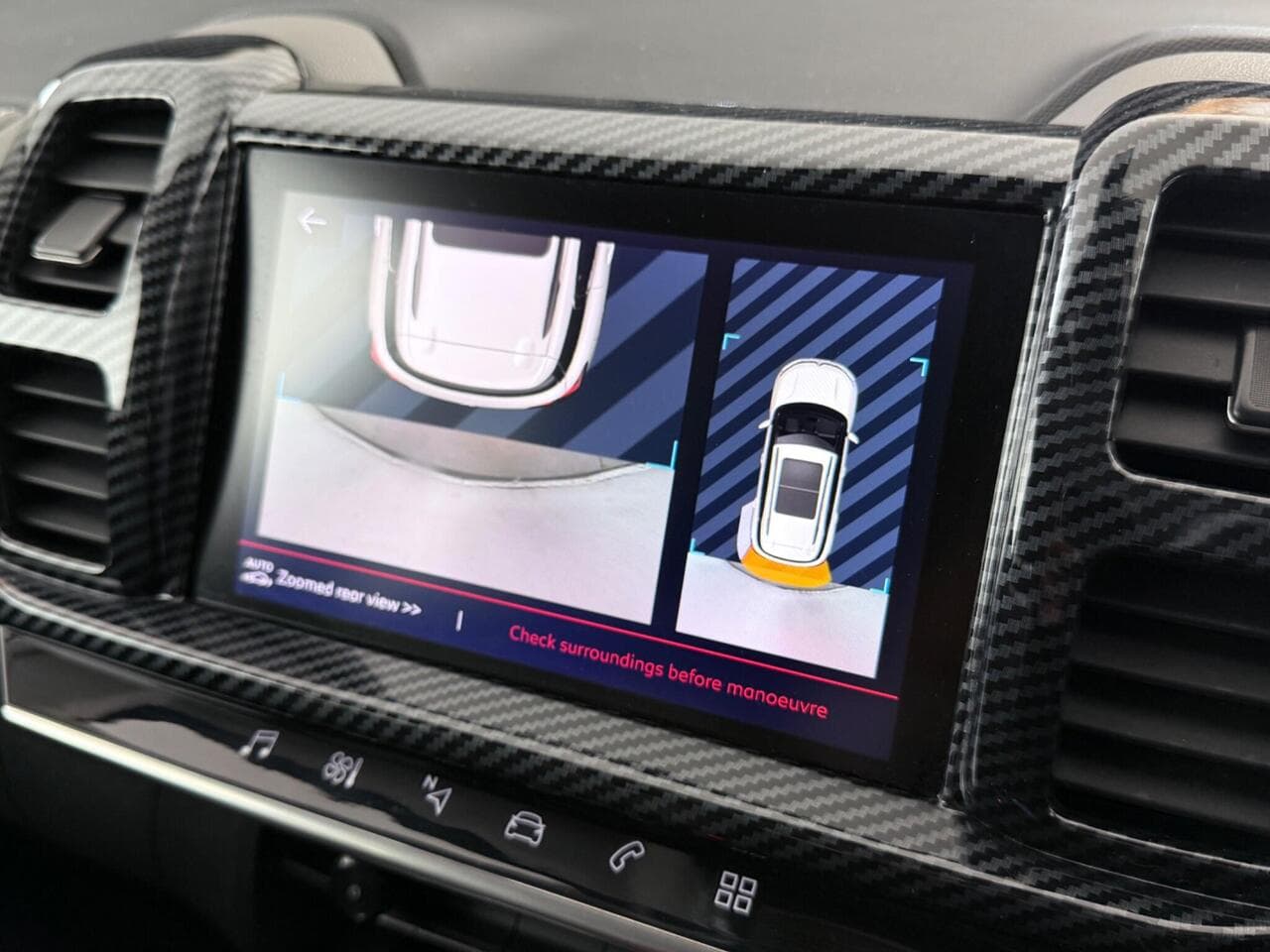 Citroen C5 Aircross thumbnail Infotainment System