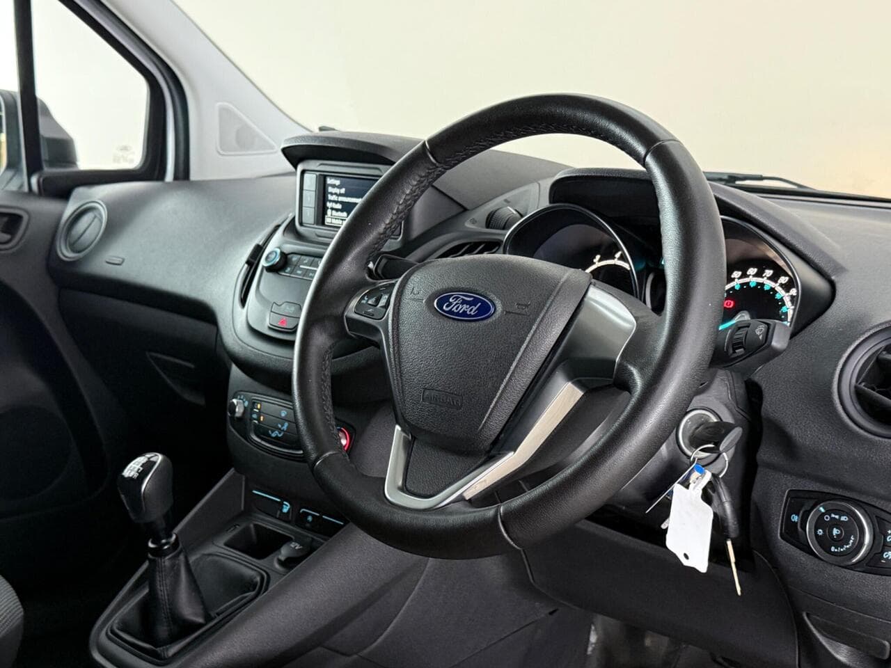 Ford Transit Courier thumbnail Interior Front