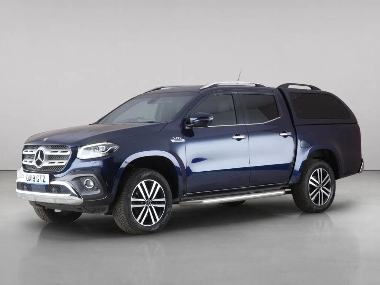 Mercedes-Benz X Class thumbnail Front Left