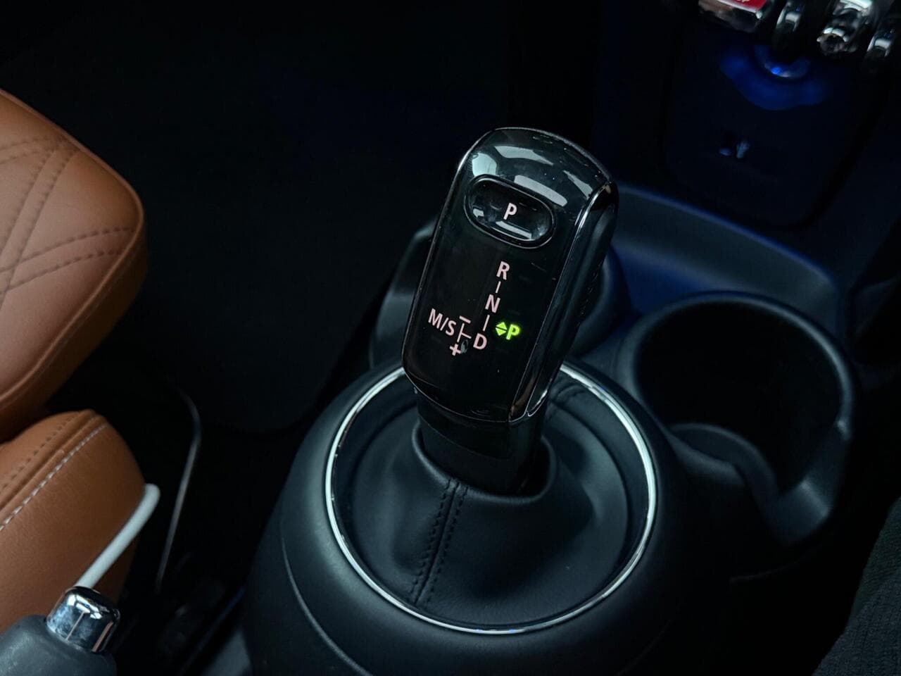 MINI Hatch thumbnail Interior Front