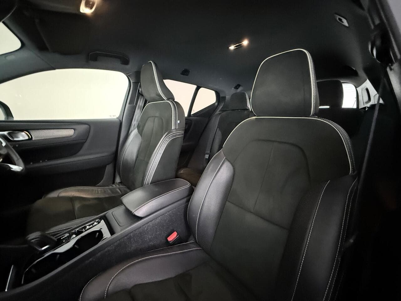 Volvo XC40 thumbnail Seat Front Passenger
