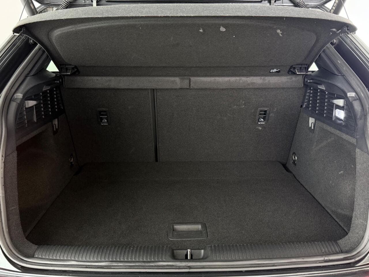Audi Q2 thumbnail Boot