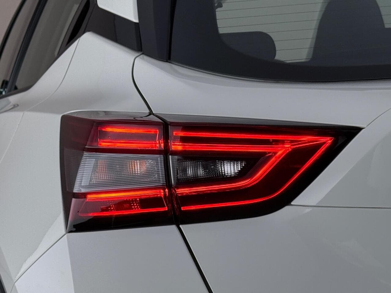 Nissan Juke thumbnail Lights Rear