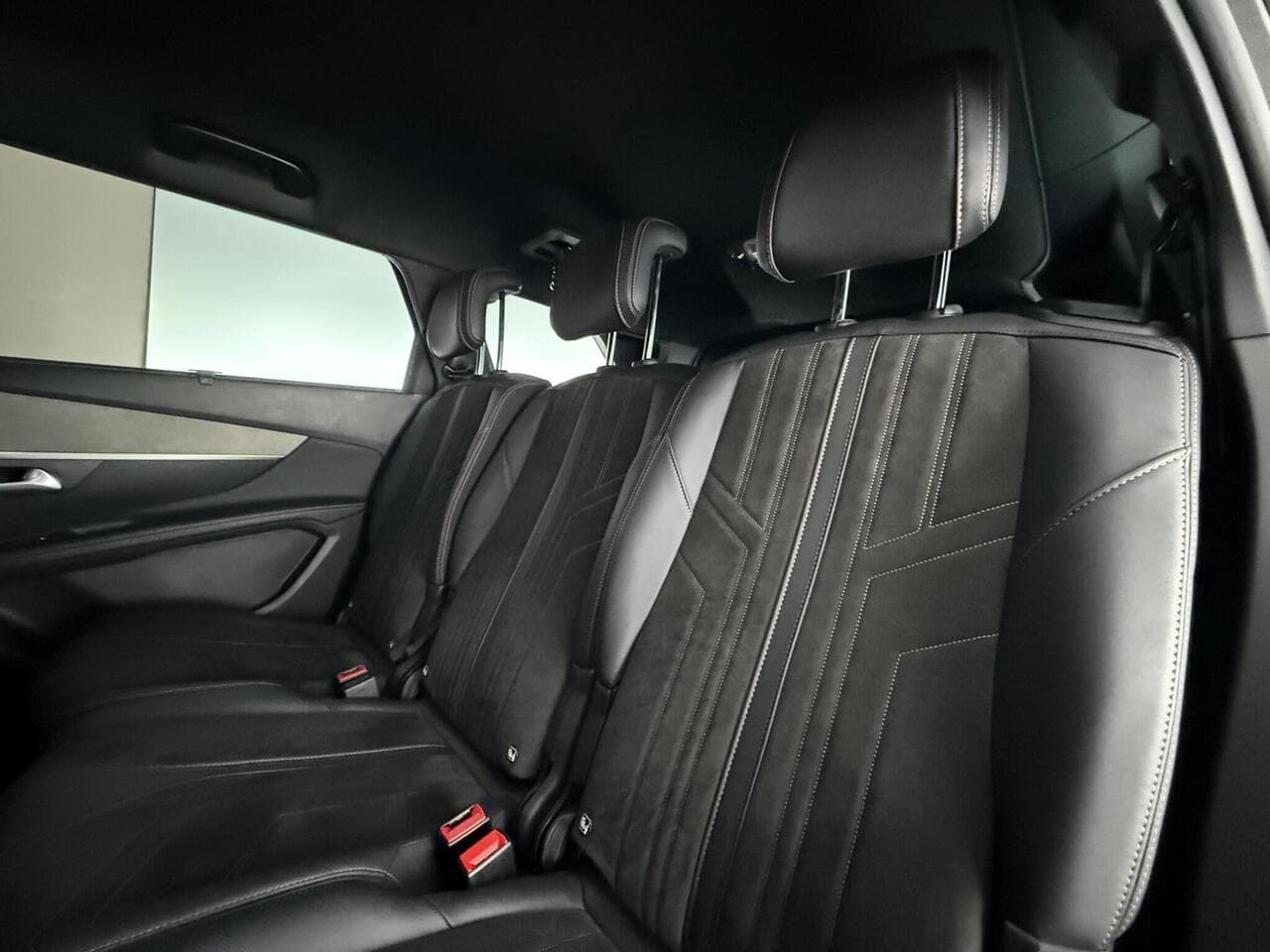 Peugeot 5008 thumbnail Seats Rear
