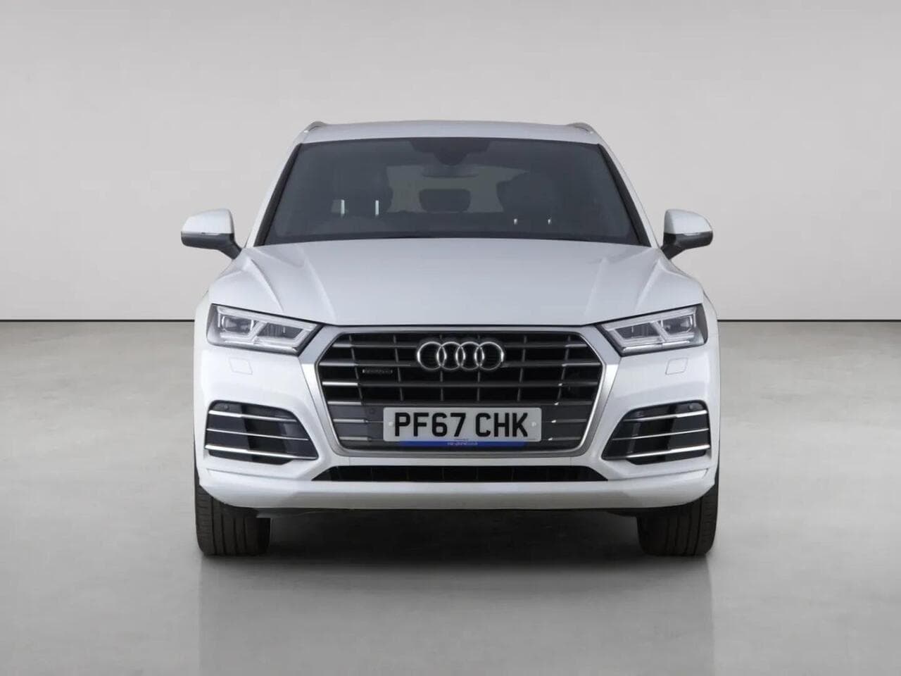 Audi Q5 thumbnail Front