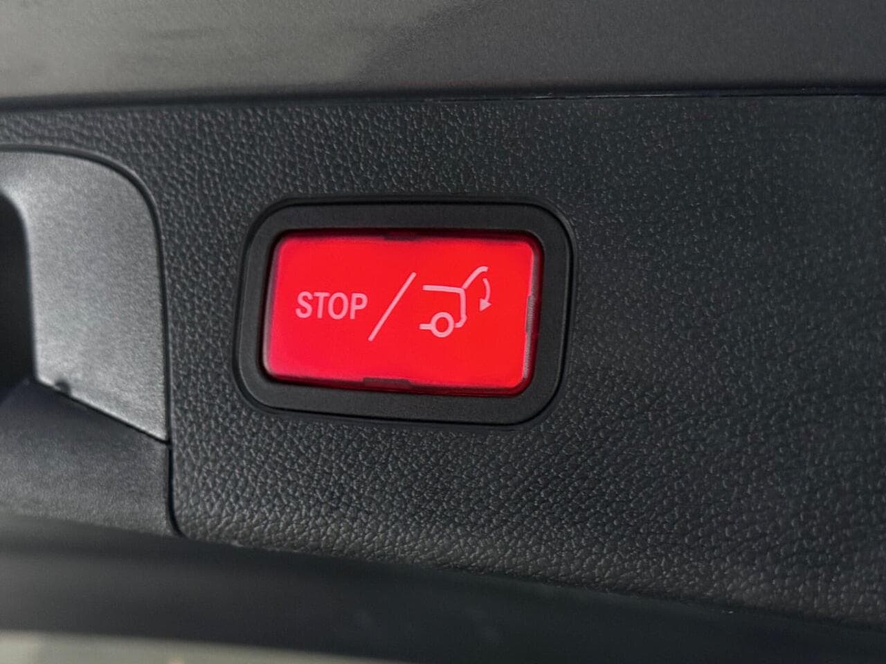 Mercedes-Benz GLC thumbnail Misc Controls