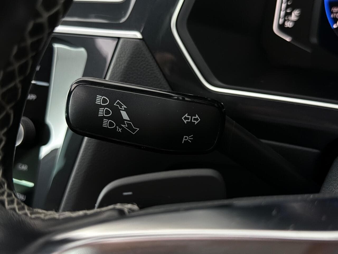 Volkswagen Tiguan thumbnail Misc Controls