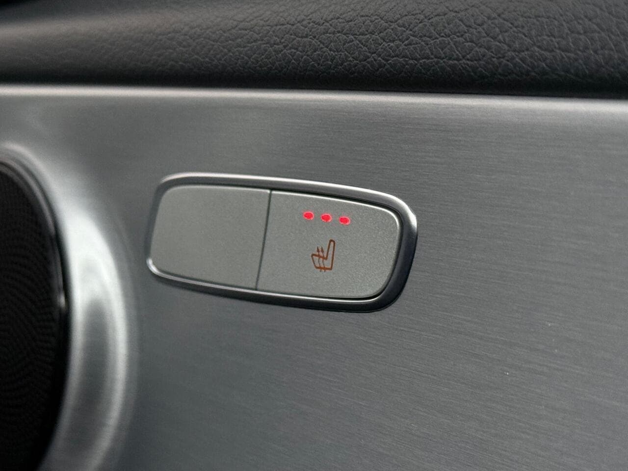 Mercedes-Benz C Class thumbnail Misc Controls