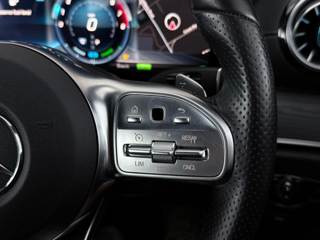 Mercedes-Benz E Class thumbnail Misc Controls