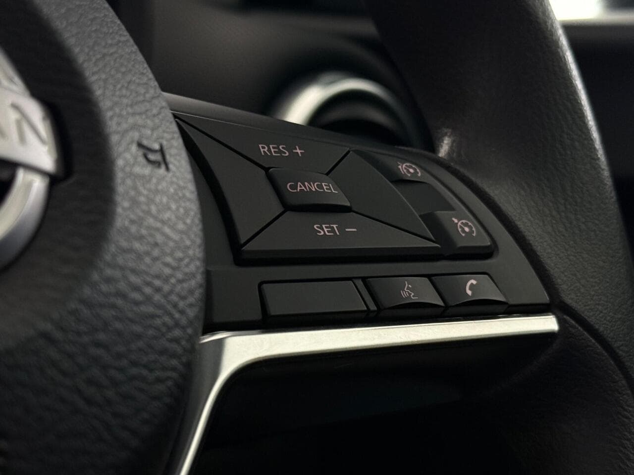 Nissan Juke thumbnail Misc Controls