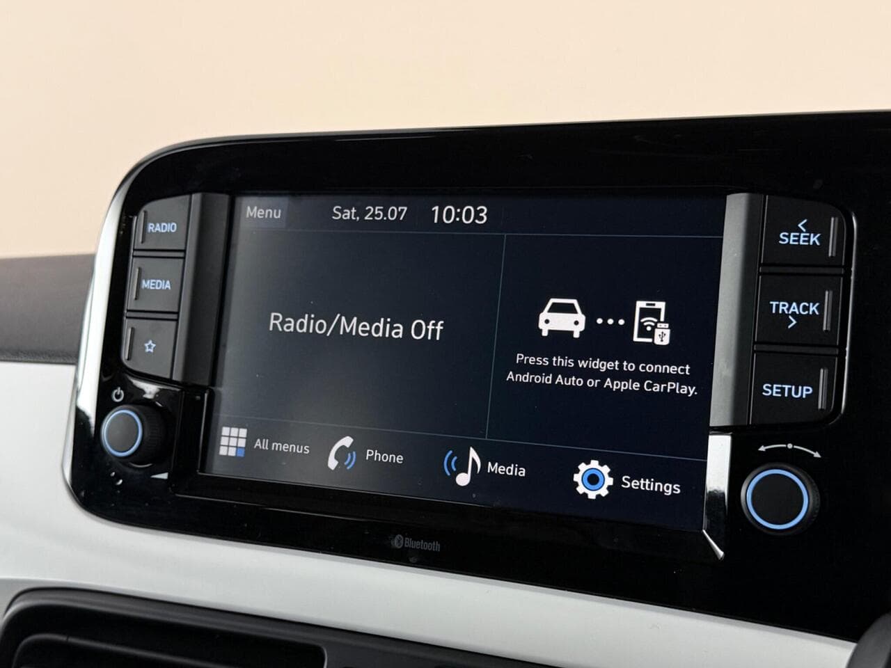 Hyundai i10 thumbnail Infotainment System