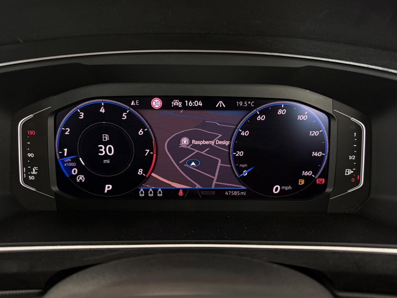Volkswagen Tiguan thumbnail Driver Instruments