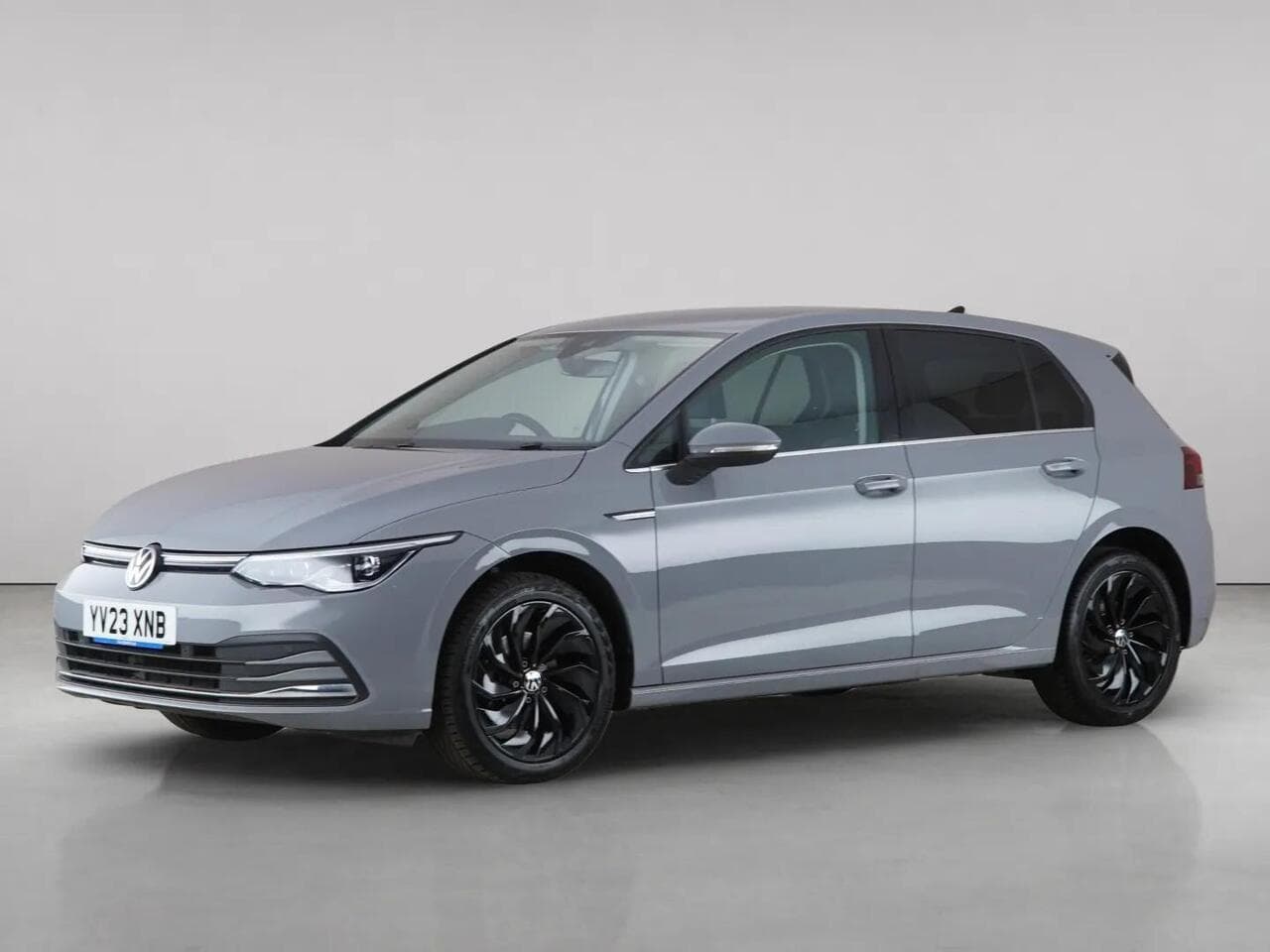 Volkswagen Golf thumbnail Front Left