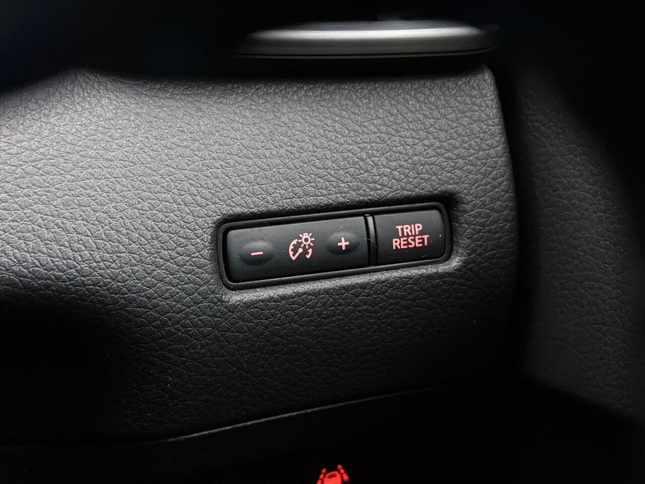 Nissan Qashqai thumbnail Misc Controls
