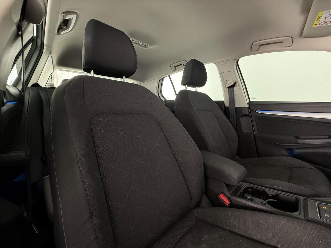 Volkswagen Golf thumbnail Seat Driver