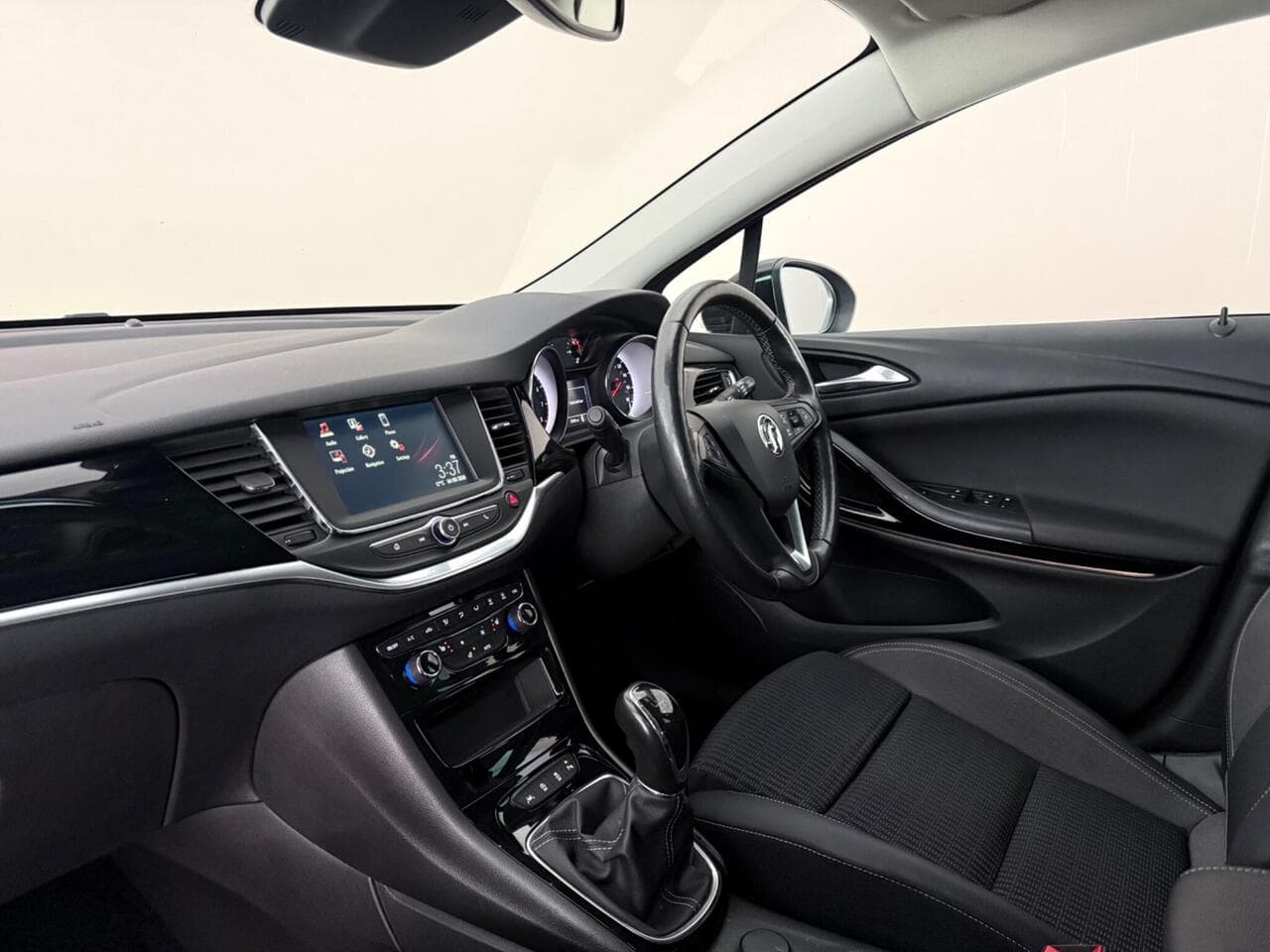 Vauxhall Astra thumbnail Interior Front