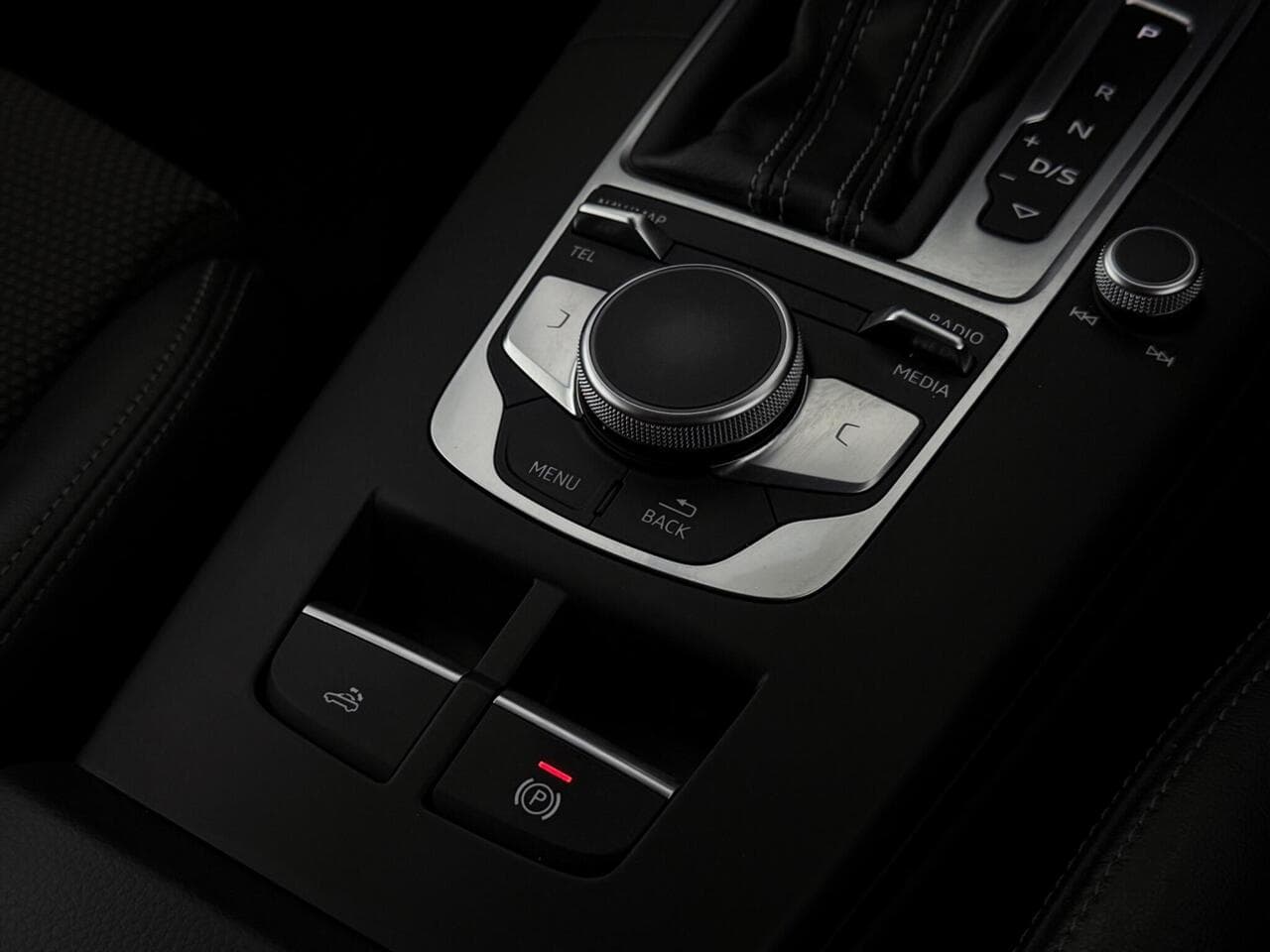 Audi A3 Cabriolet thumbnail Misc Controls