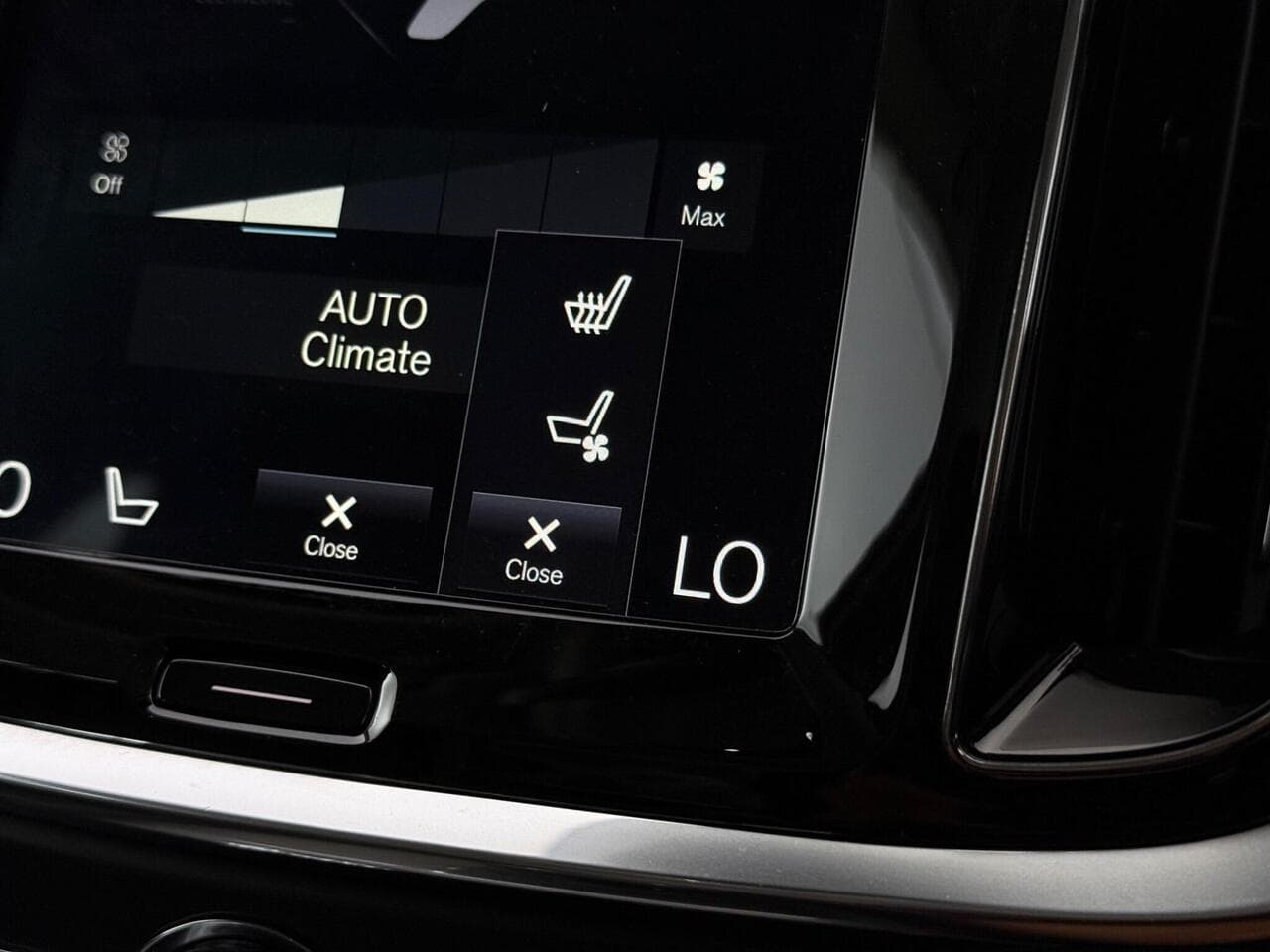Volvo S60 thumbnail Infotainment System