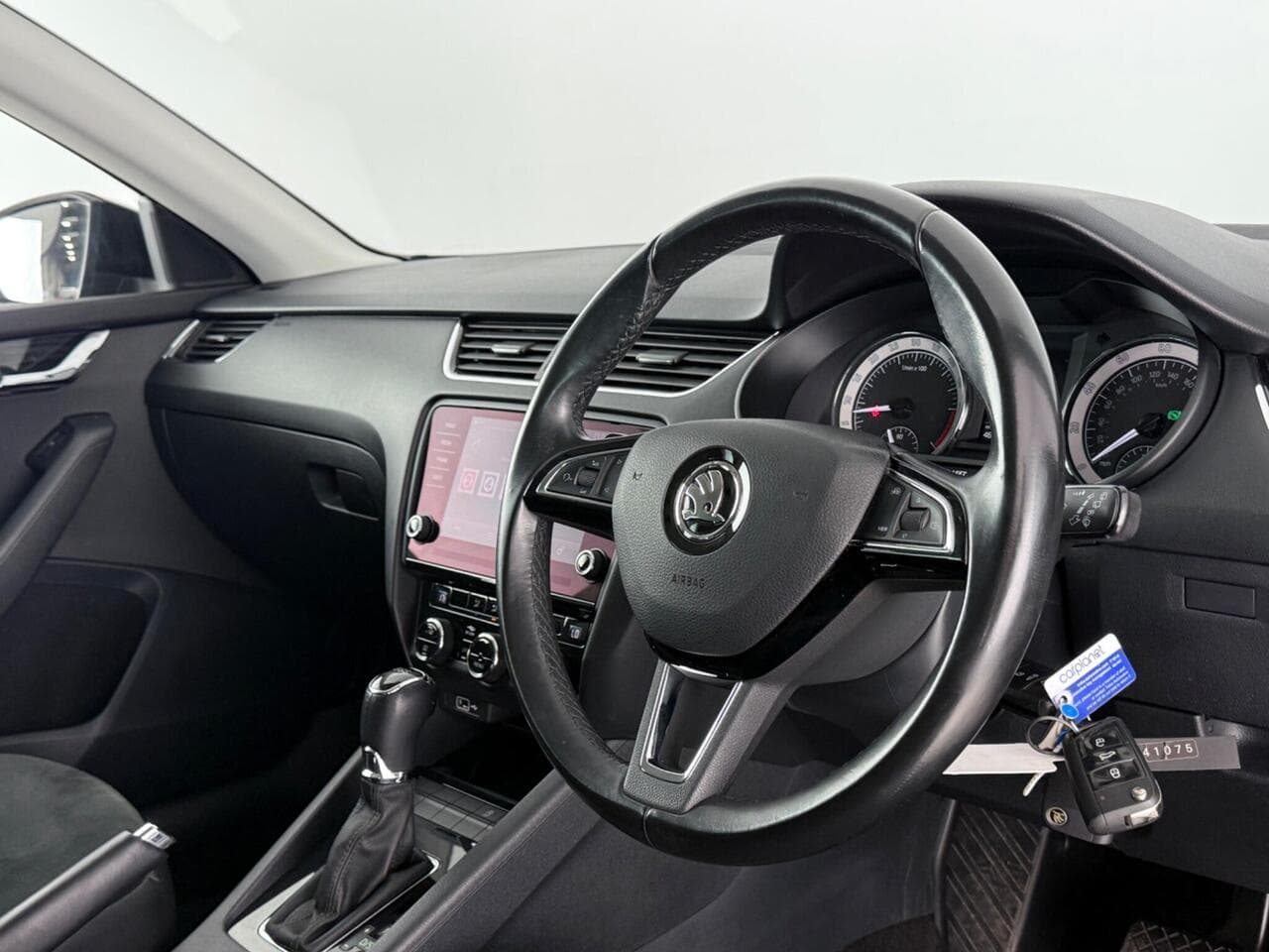 Skoda Octavia thumbnail Interior Front