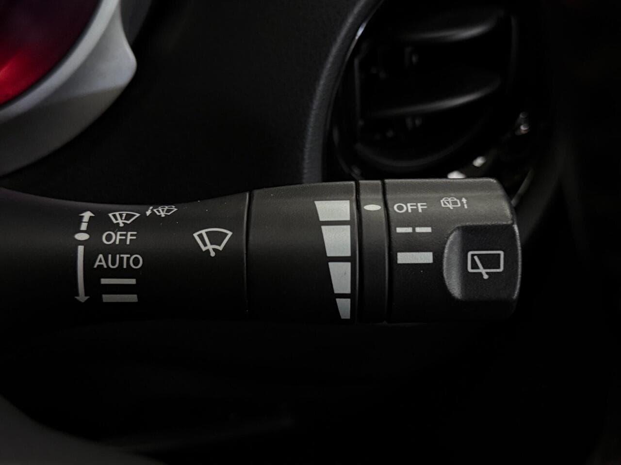 Nissan Juke thumbnail Misc Controls