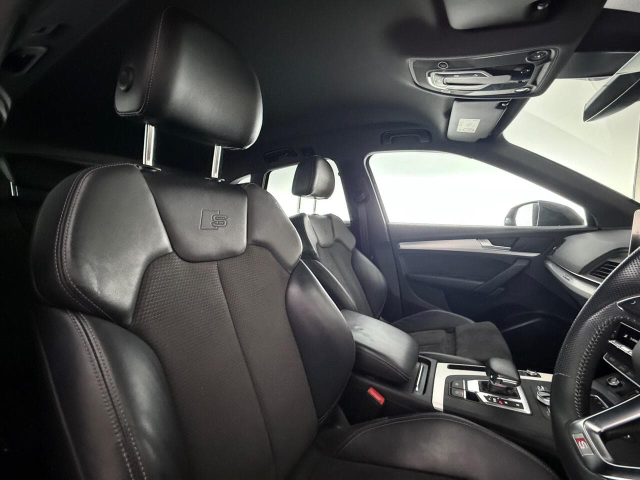 Audi Q5 thumbnail Seat Driver