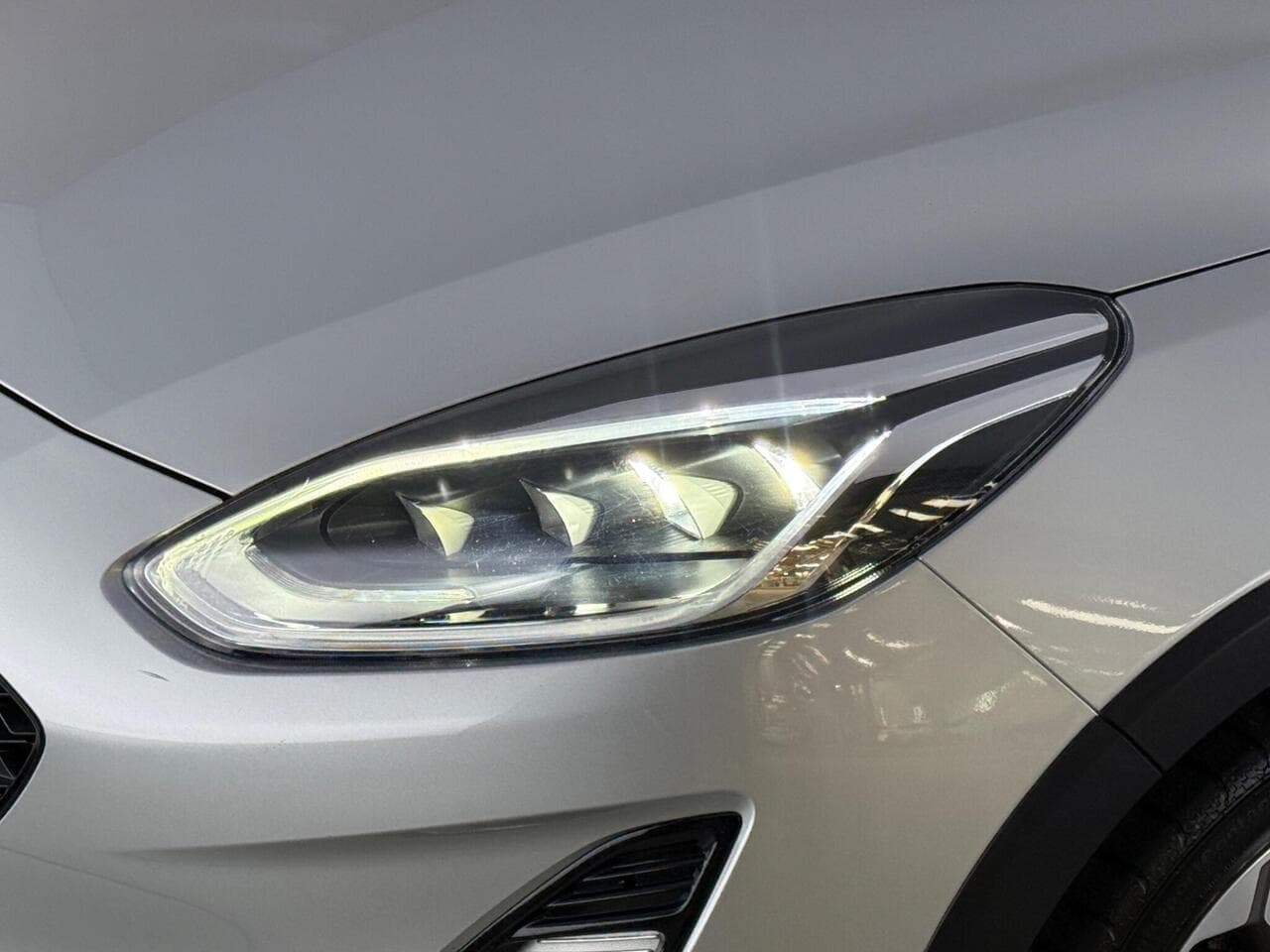 Ford Fiesta thumbnail Lights Front