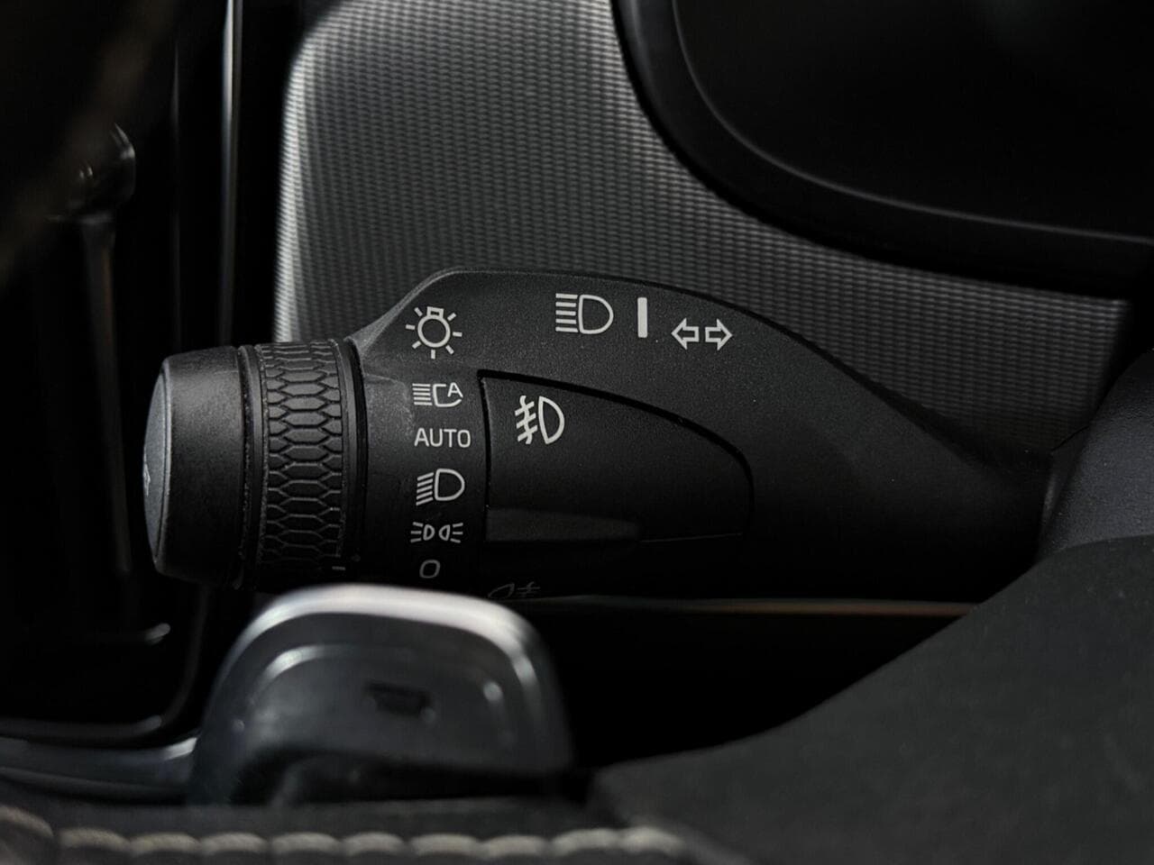 Volvo V90 thumbnail Misc Controls