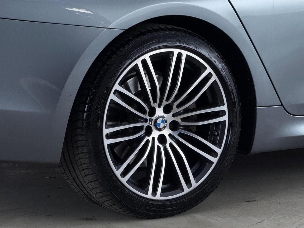 BMW 5 Series thumbnail Wheel