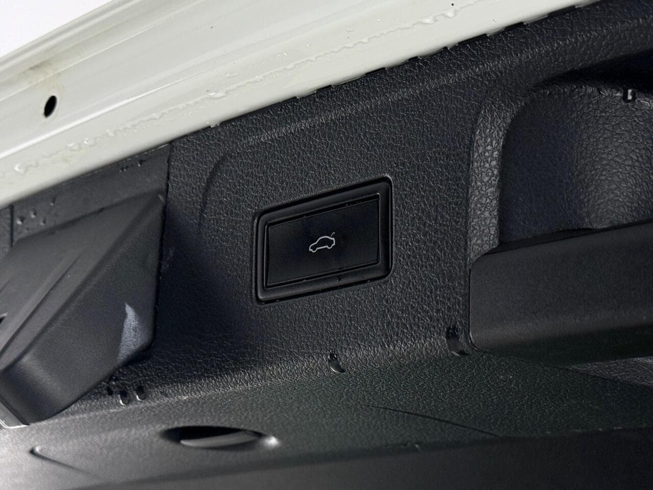 Volkswagen Passat thumbnail Misc Controls