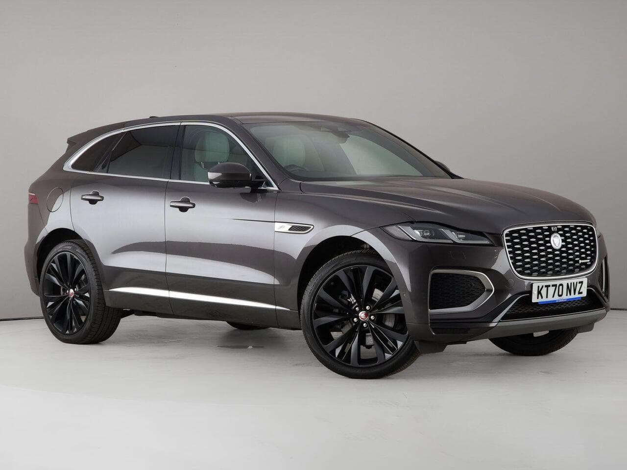 Jaguar F-PACE - Jaguar F-PACE 2.0 P250i R-Dynamic HSE Auto AWD Euro 6 (s/s) 5dr