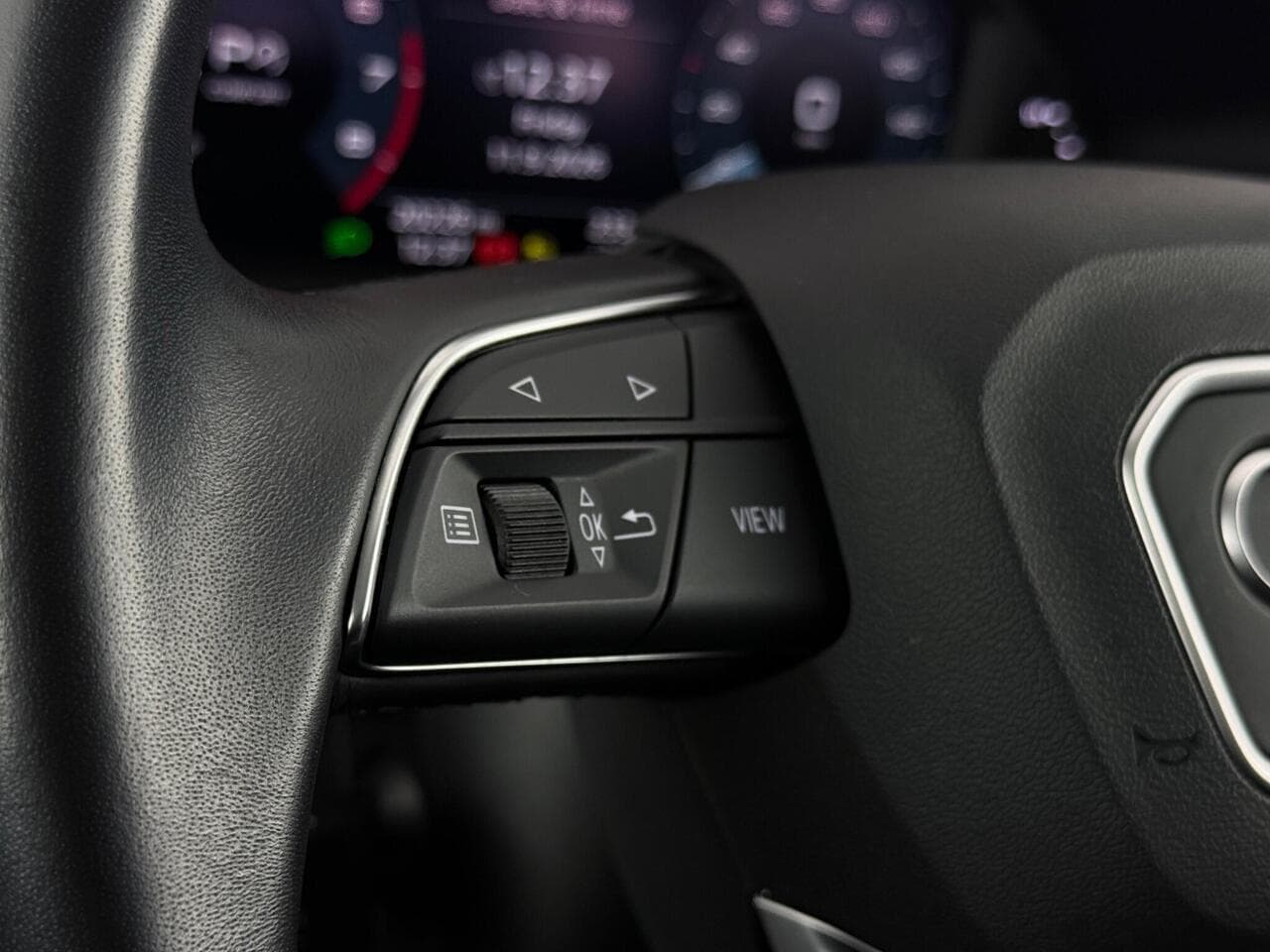 Audi Q3 thumbnail Misc Controls