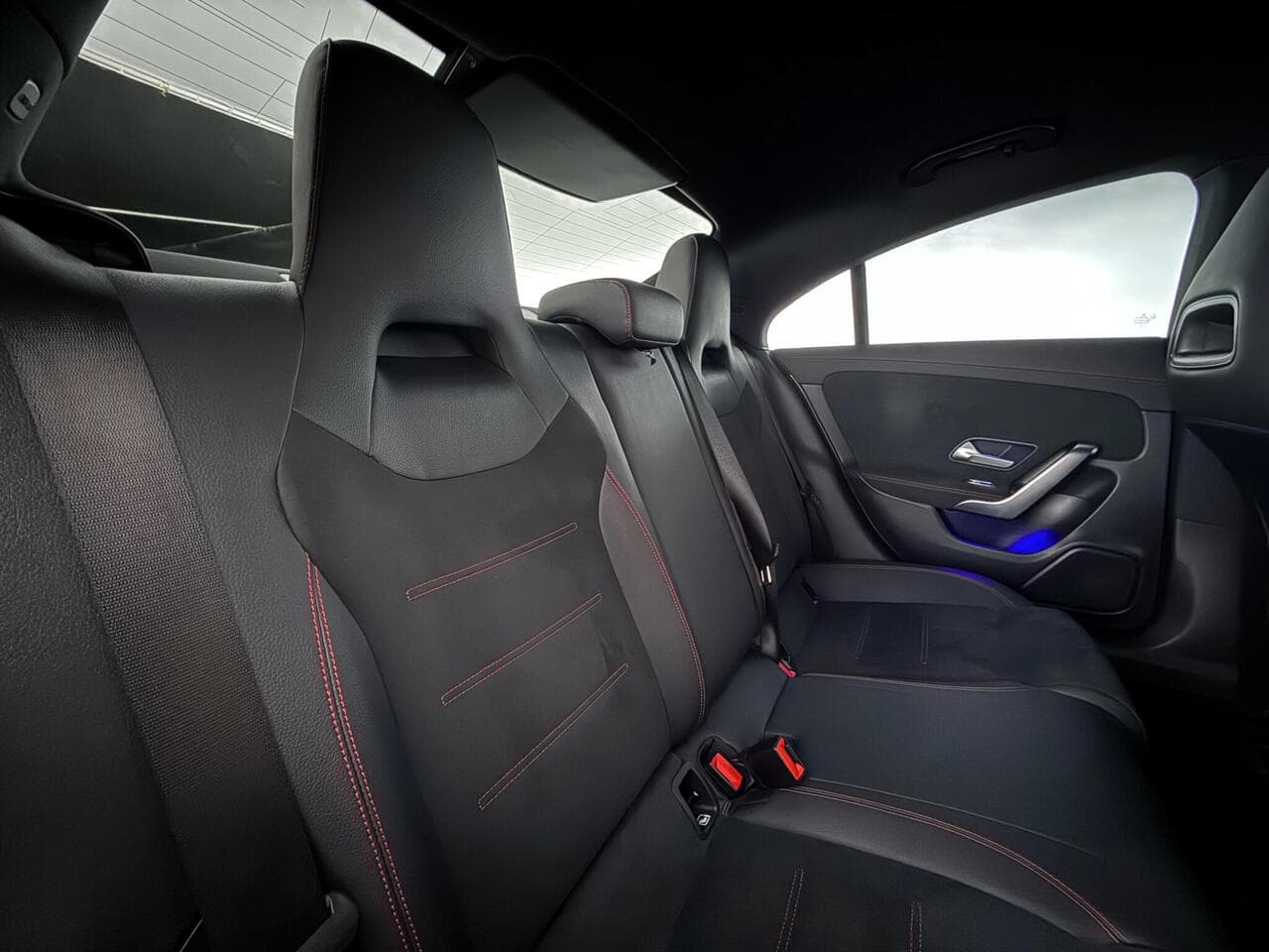 Mercedes-Benz CLA thumbnail Seats Rear
