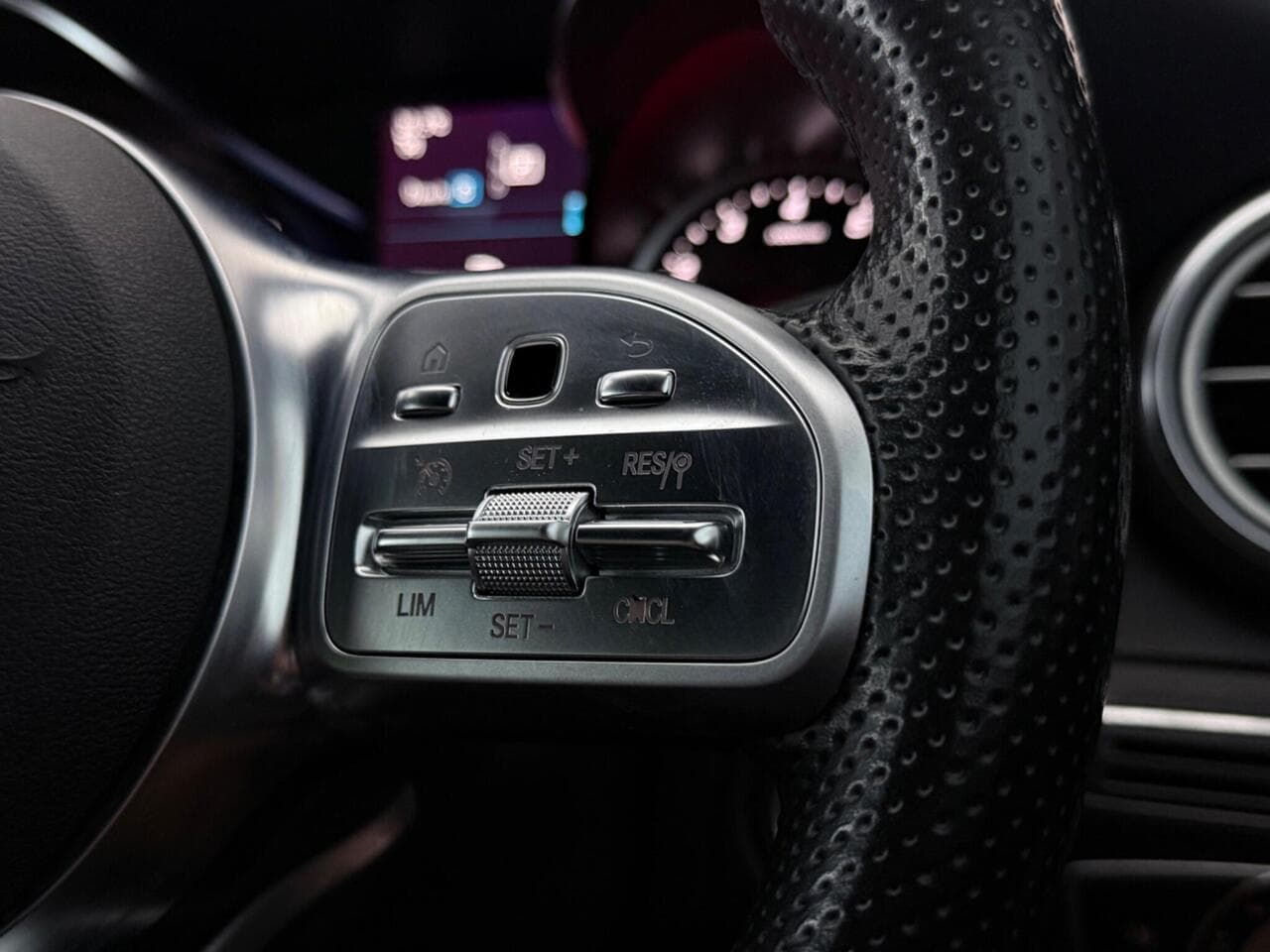 Mercedes-Benz C Class thumbnail Misc Controls