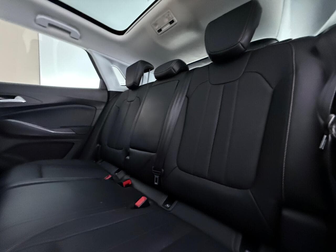 Vauxhall Grandland X thumbnail Seats Rear