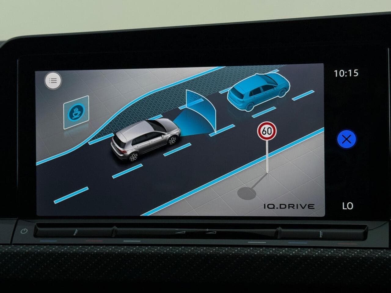 Volkswagen Golf thumbnail Infotainment System