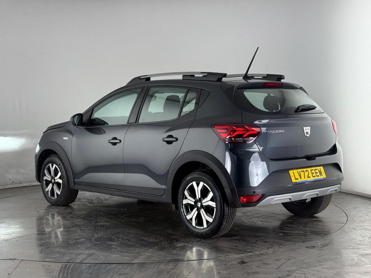Dacia Sandero Stepway thumbnail Rear Left