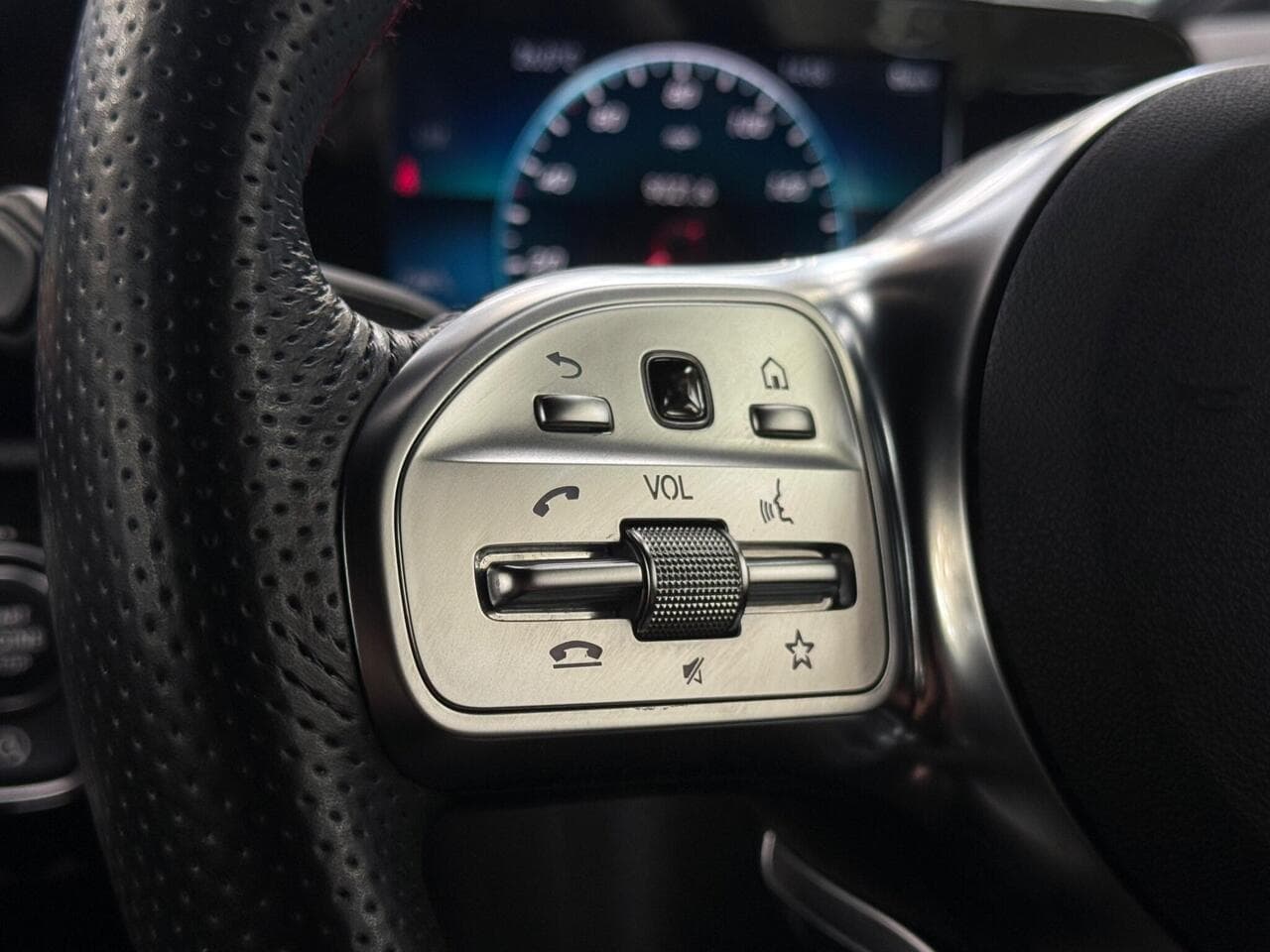 Mercedes-Benz A Class thumbnail Misc Controls