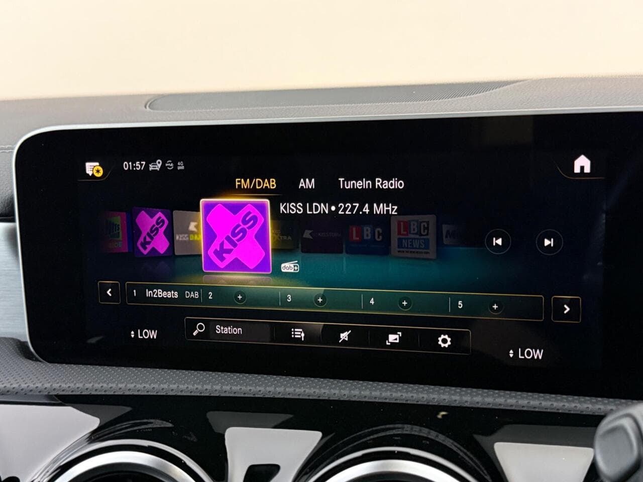 Mercedes-Benz CLA thumbnail Infotainment System