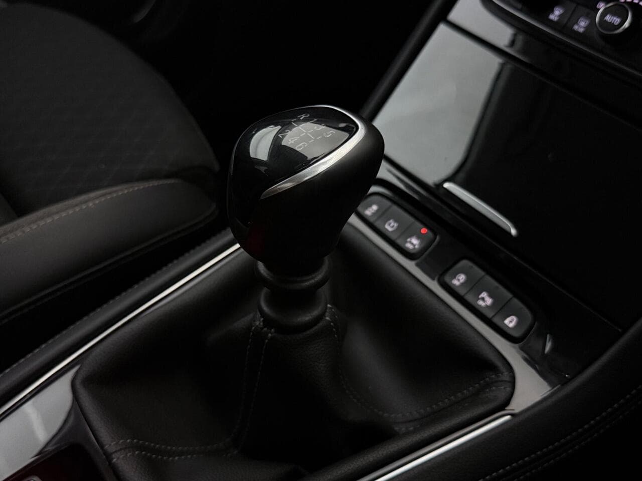 Vauxhall Grandland X thumbnail Interior Front