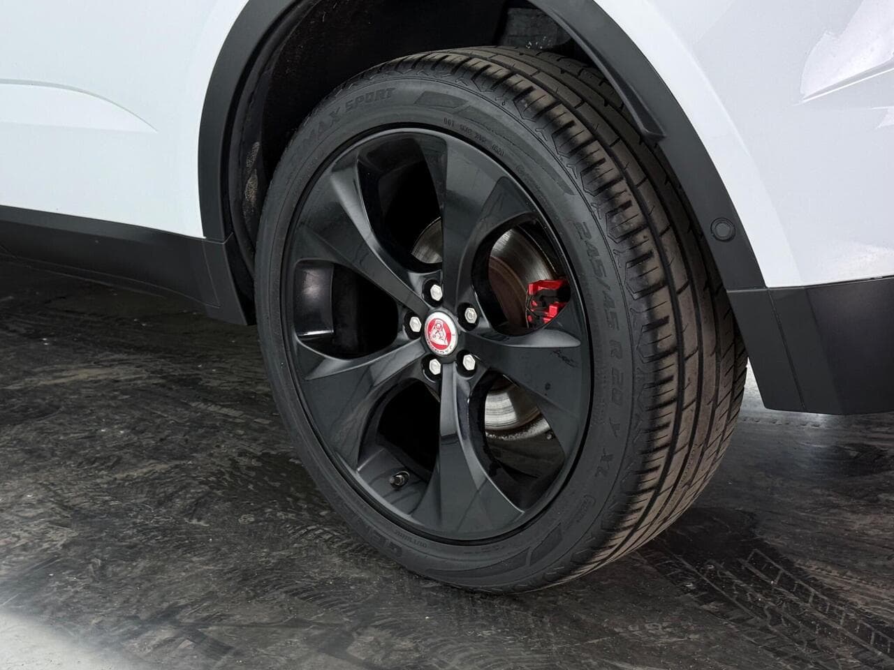 Jaguar E-PACE thumbnail Wheel