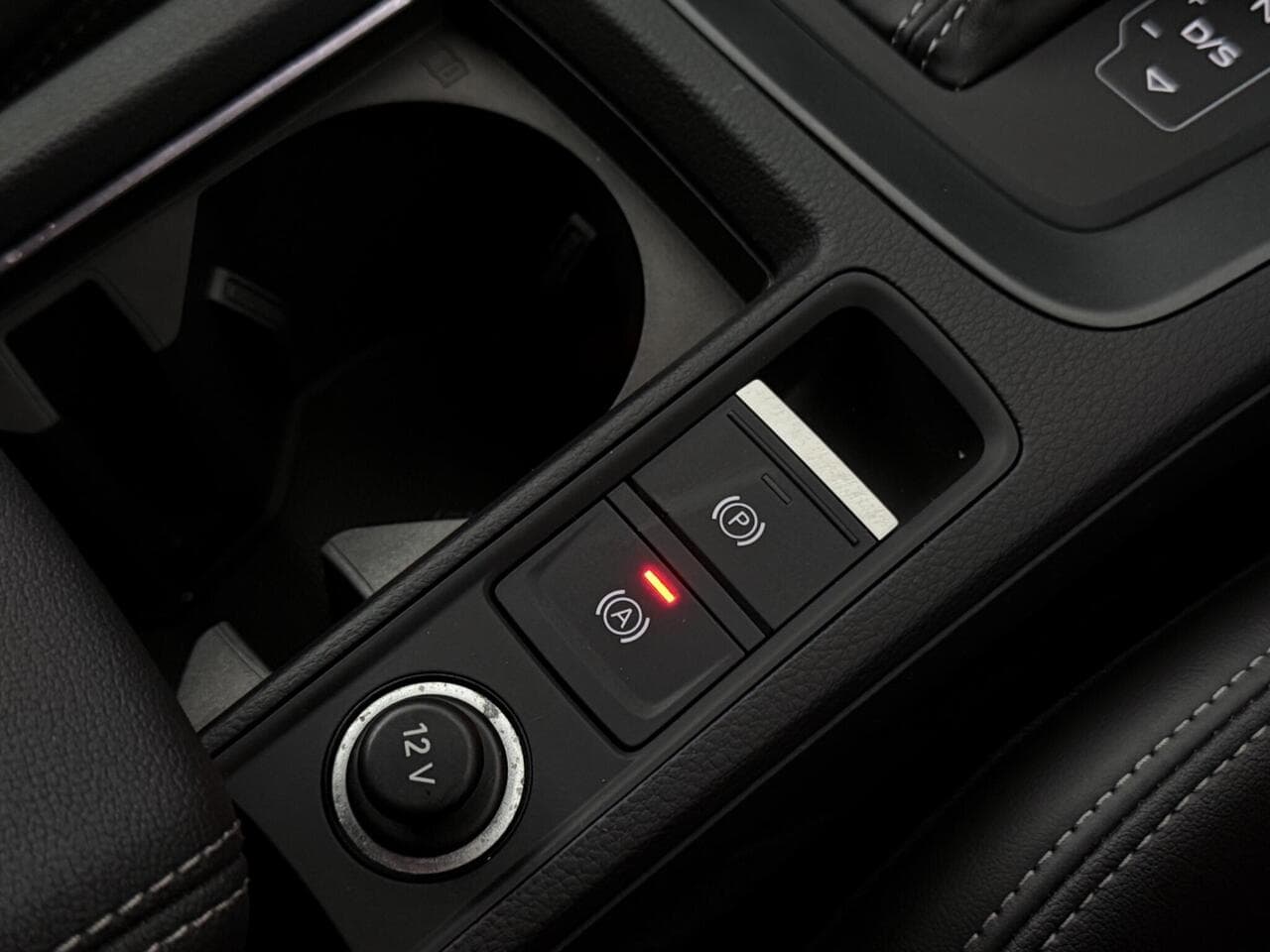 Audi Q3 thumbnail Misc Controls