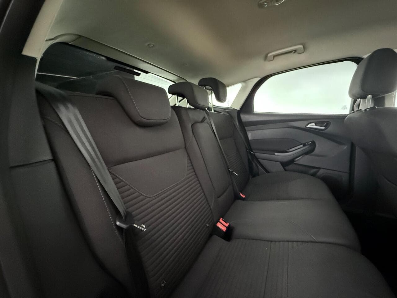 Ford Focus thumbnail Seats Rear