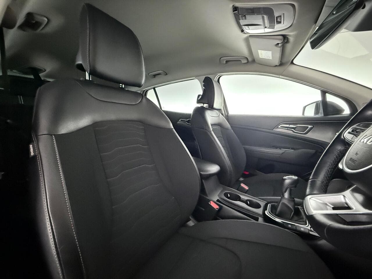 Kia Sportage thumbnail Seat Driver