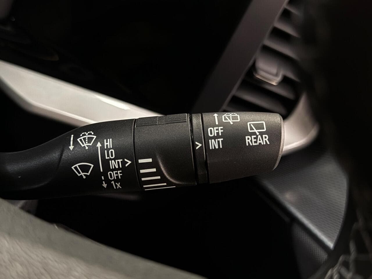 Vauxhall Mokka thumbnail Misc Controls