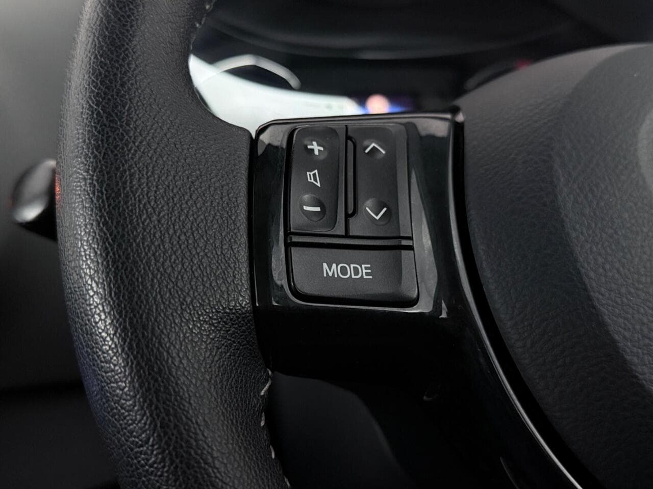 Toyota Yaris thumbnail Misc Controls