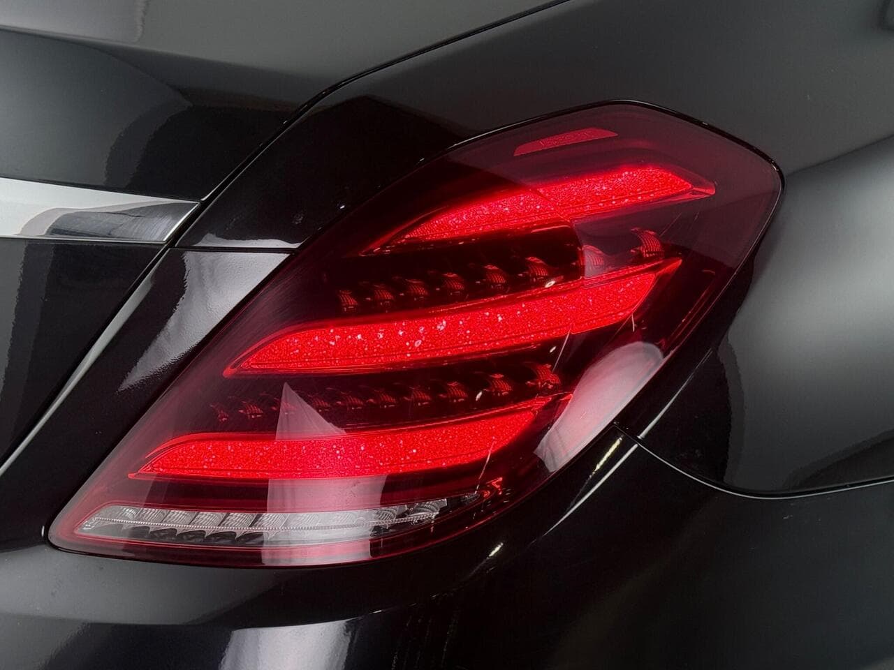 Mercedes-Benz S Class thumbnail Lights Rear