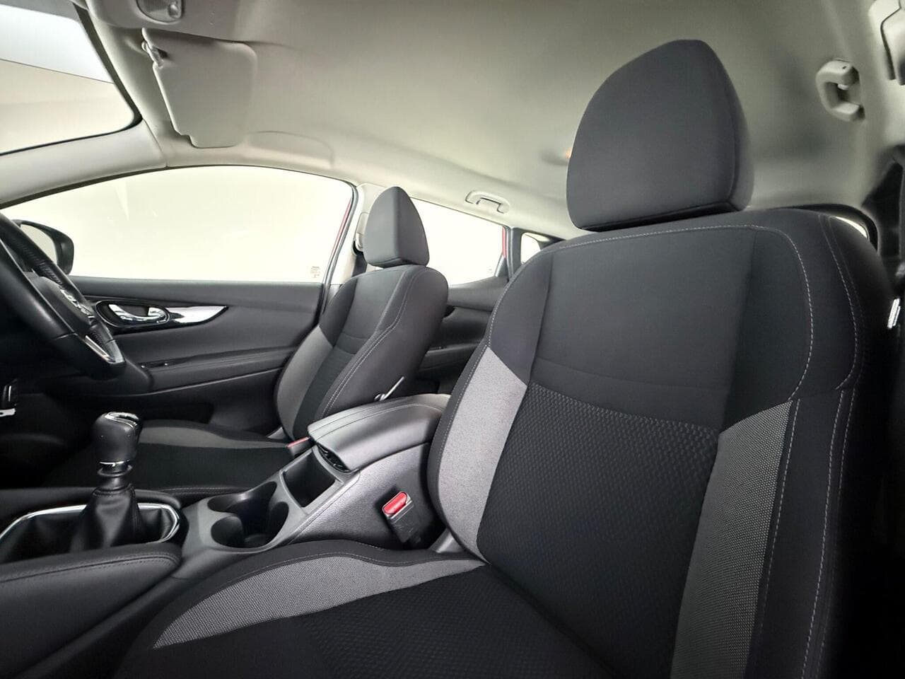 Nissan Qashqai thumbnail Seat Front Passenger
