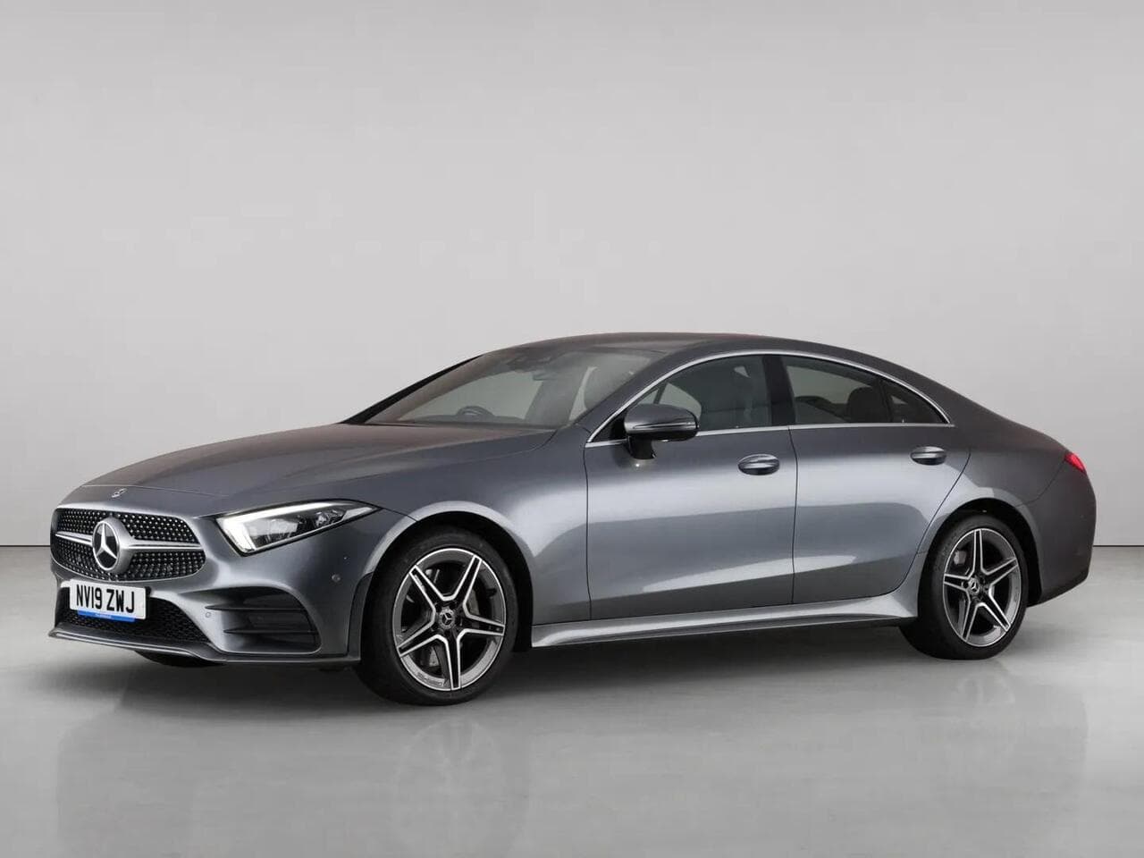 Mercedes-Benz CLS thumbnail Front Left