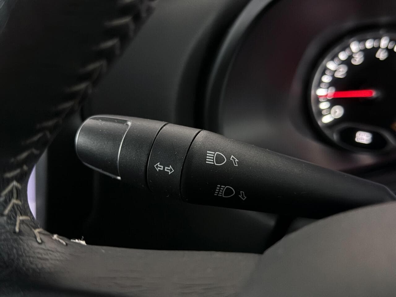 Jeep Renegade thumbnail Misc Controls