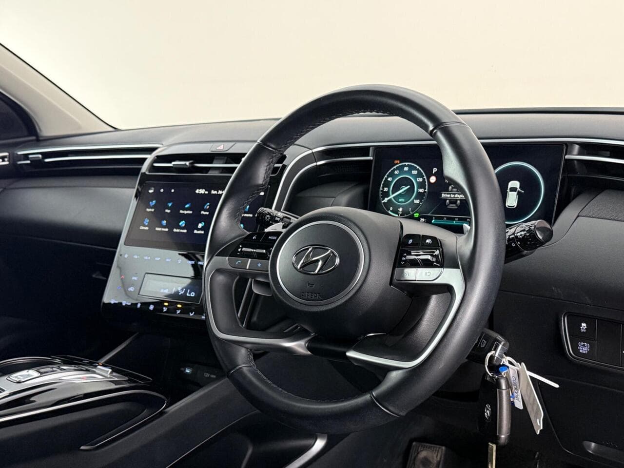 Hyundai TUCSON thumbnail Steering Wheel